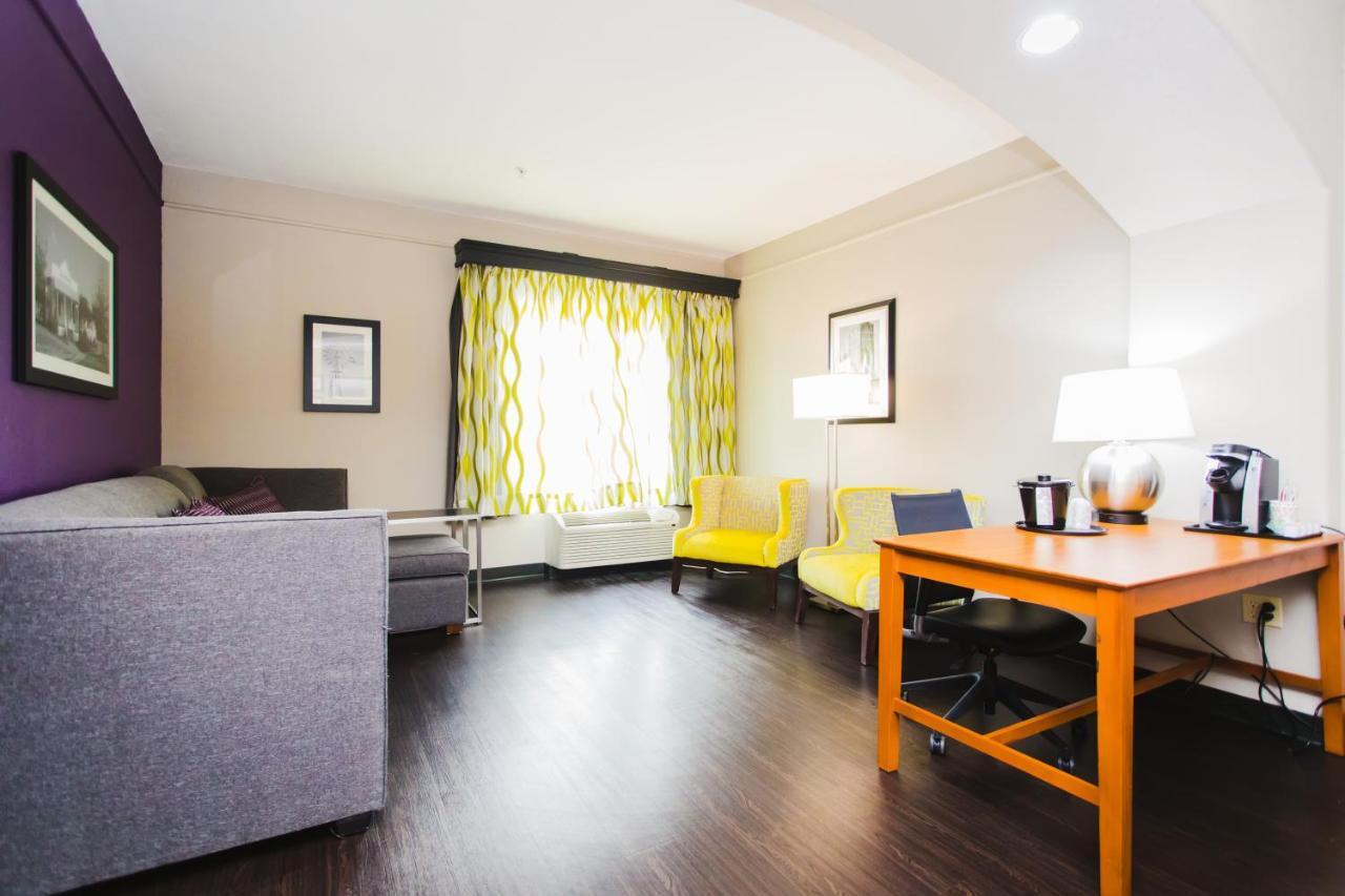 Palacio Royale Inn Signature Кейти Экстерьер фото